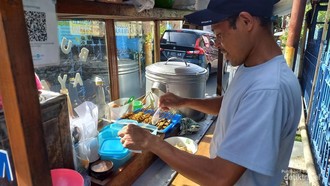 Kehangatan Pagi Hari dari Gerobak Bubur di Sudut Bandung Timur