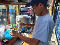 Kehangatan Pagi Hari dari Gerobak Bubur di Sudut Bandung Timur