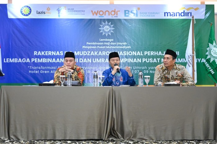 Wakil Ketua MPR RI Hidayat Nur Wahid (HNW)