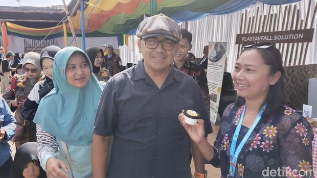 Wali Kota Bandung Muhammad Farhan saat datang ke WJF 2025. Wali Kota Bandung Muhammad Farhan saat datang ke WJF 2025.