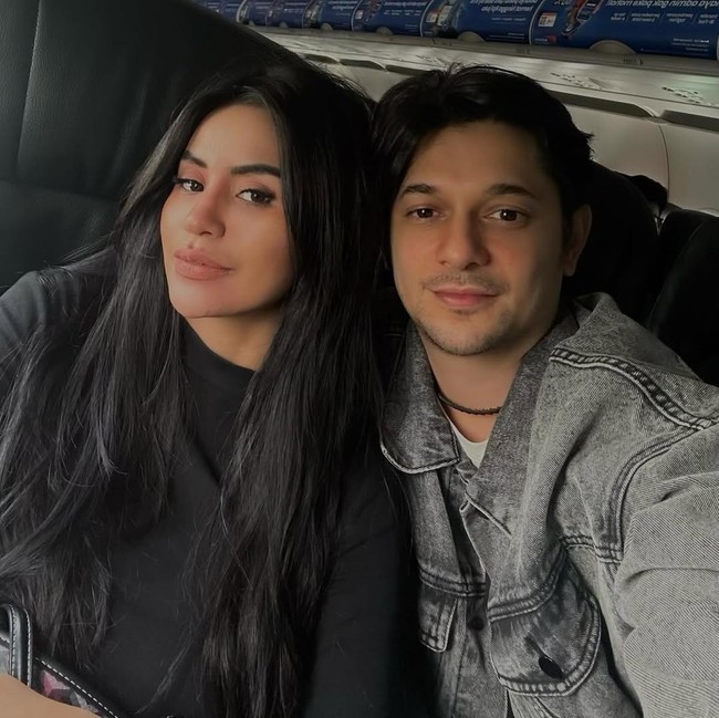 Andrew Andika Jalani Ramadan Pertama dengan Violentina Kaif