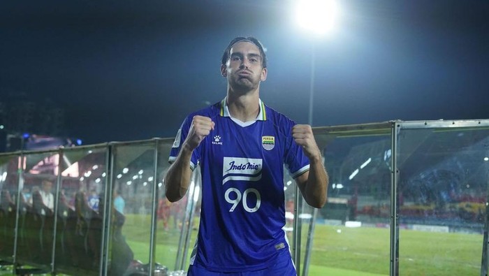 Andrew Jung Cetak Gol, PSM Makassar Tertinggal 0-1 dari Persib Bandung
