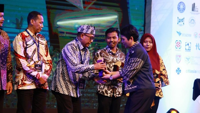 Banyuwangi Raih Best Smart Branding di Ajang Indonesia Smart Nation Award 2025