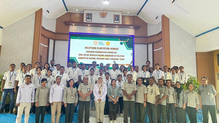 BP3MI NTT seusai menggelar pelatihan Plantation Worker kepada siswa SMK PP Negeri Kupang, Senin (10/11/2025). (Dok. BP3MI NTT)