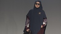 6 Potert Sivia Azizah Jadi Model Catwalk, Manglingi dengan Hijab Syar'i