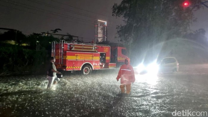 Genangan banjir di Surabaya