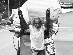 Banyak Pahlawan di Sekitar Kita yang Tak Disangka, Ayo Hargai Mereka