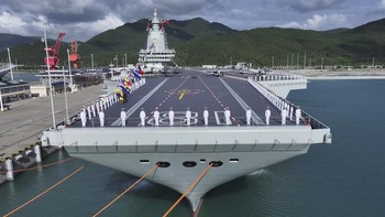 Satu-satunya kapal induk lain di dunia yang menggunakan sistem EMALS adalah USS Gerald R. Ford milik Angkatan Laut AS, yang mulai beroperasi menggunakan sistem tersebut tahun 2022. Foto: Xinhua
