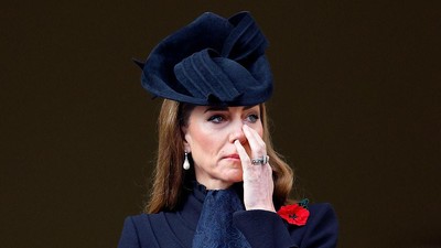 Foto: Haru Kate Middleton Mengenang Pahlawan, Elegan Pakai Anting Putri Diana