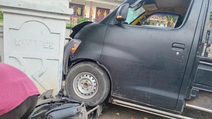 Kecelakaan adu banteng di Prajekan, Bondowoso menewaskan satu keluarga