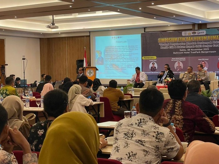 Kegiatan simposium etik dan hukum penanganan sengketa medis.