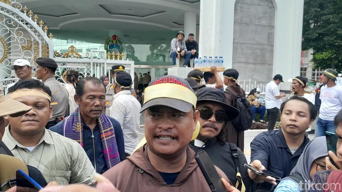 Ketua Sekber Gerakan Oikumenis untuk Keadilan Ekologis di Sumut, Pastor Walden Sitanggang. (Nizar Aldi/detikSumut)