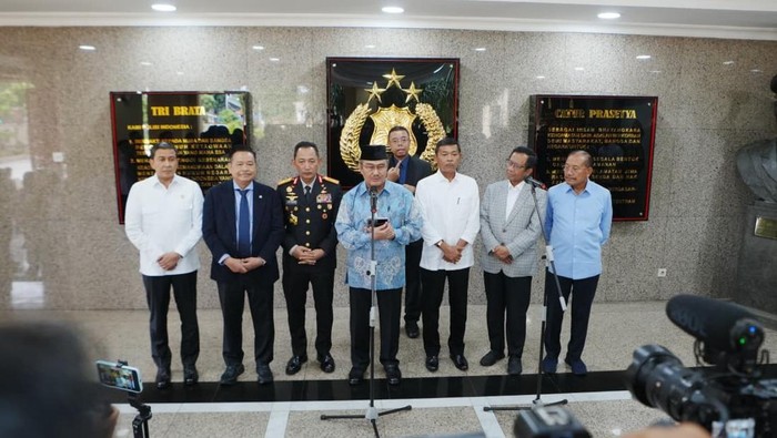 Komisi Percepatan Reformasi Polri menggelar rapat perdana. Dalam rapat dibahas rencana serta target teknis kerja selama tiga bulan ke depan. (dok Polri)