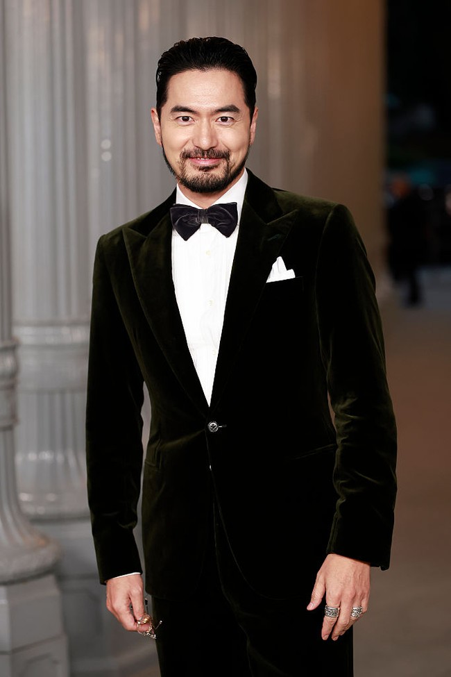 Lee Jin Wook menjadi salah satu tamu istimewa yang menghadiri acara amal LACMA Art+Film Gala 2025 di Los Angeles, Amerika Serikat. Foto: Getty Images