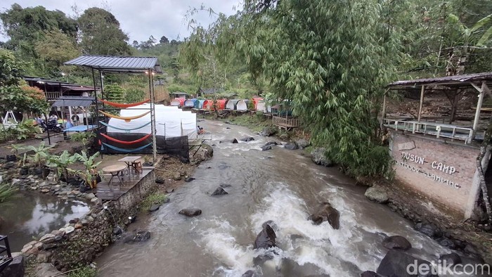 Lokasi wisata Dusun Camp di Kota Pagar Alam yang menawarkan sensasi menginap ditepi sungai