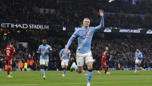Soccer Football - Premier League - Manchester City v Liverpool - Etihad Stadium, Manchester, Britain - November 9, 2025  Manchester Citys Erling Haaland celebrates scoring their first goal Action Images via Reuters/Jason Cairnduff EDITORIAL USE ONLY. NO USE WITH UNAUTHORIZED AUDIO, VIDEO, DATA, FIXTURE LISTS, CLUB/LEAGUE LOGOS OR LIVE SERVICES. ONLINE IN-MATCH USE LIMITED TO 120 IMAGES, NO VIDEO EMULATION. NO USE IN BETTING, GAMES OR SINGLE CLUB/LEAGUE/PLAYER PUBLICATIONS. PLEASE CONTACT YOUR ACCOUNT REPRESENTATIVE FOR FURTHER DETAILS..