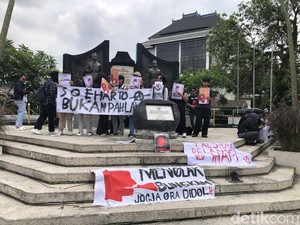 Massa Jogja Memanggil Gelar Aksi Tolak Soeharto Jadi Pahlawan
