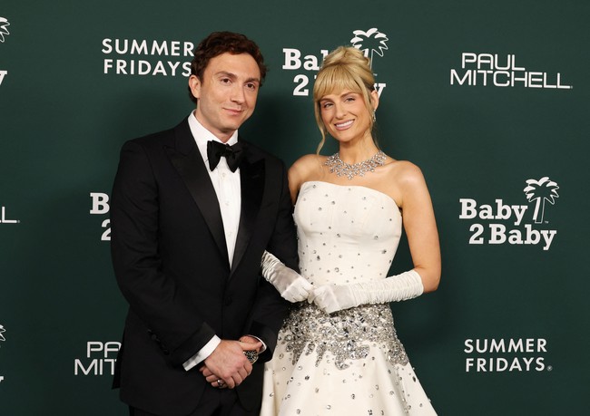 Pelantun lagu ‘All About That Bass’ ini memperlihatkan transformasi tubuhnya yang makin dramatis. Hadir di Baby2Baby Gala 2025 bersama suami, aktor Daryl Sabara di Los Angeles pada Sabtu (8/11/2025), tubuhnya terlihat lebih ramping dari sebelumnya. Foto: REUTERS/Aude Guerrucci