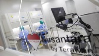 Sampel kemudian dibawa ke laboratorium oleh petugas kesehatan. Immunotherapy Nusantara berbasis pada teknologi sel dendritik autologous, yang mana teknik tersebut menggunakan sel yang berasal dari darah sendiri.