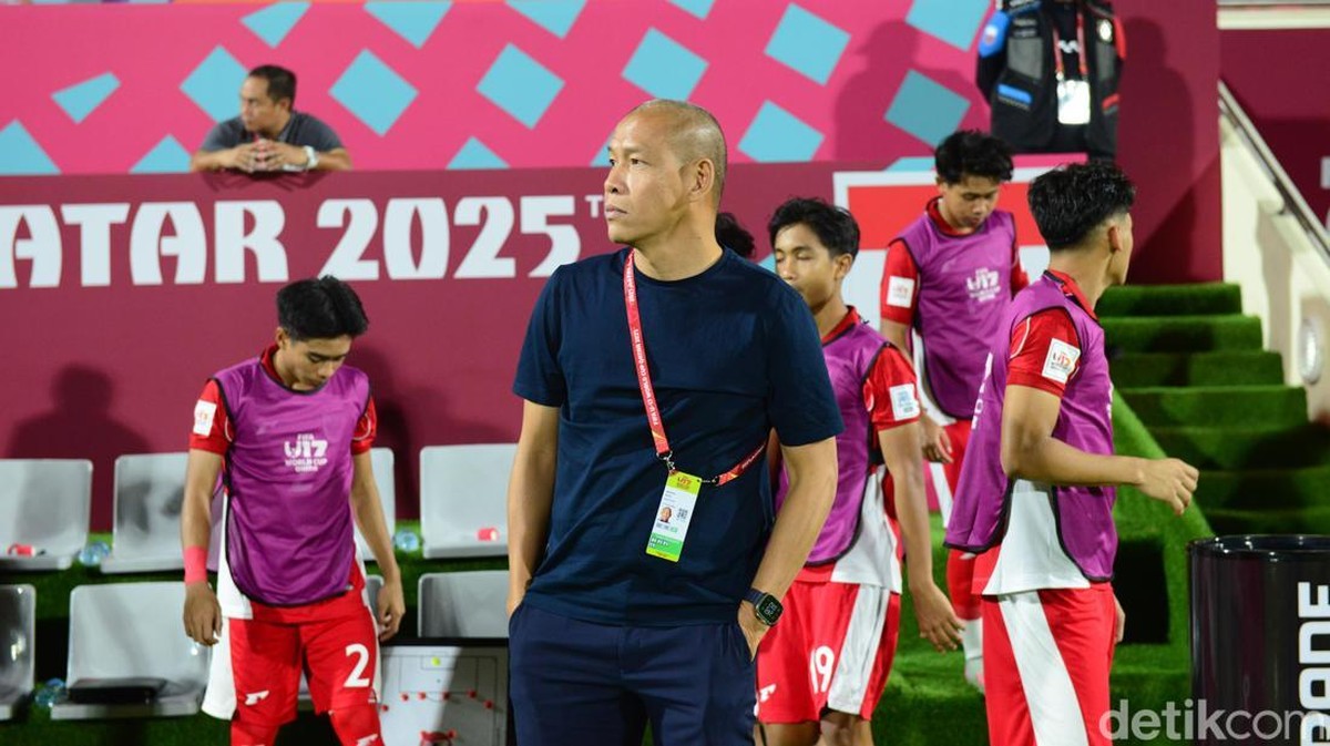 Nova Arianto, pelatih Timnas Indonesia U-17 di Piala Dunia U-17 2025, meminta anak asuhnya tampil lepas saat melawan Honduras. (Foto: detikcom/Jalu Pamuncar)
