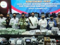 Tak Lagi Lelah Mengayuh, Tukang Becak Lansia di Rembang Dapat Becak Listrik dari Prabowo