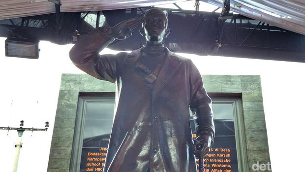 Patung Jenderal Soedirman di Soreang