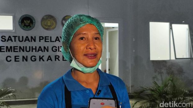 Pekerja di SPPG Polda Metro Jaya Cengkareng