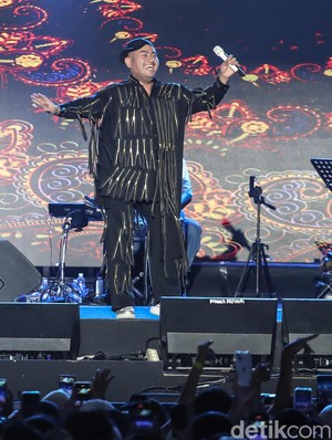 Penampilan Nassar Tutup West Java Festival 2025 dengan Meriah