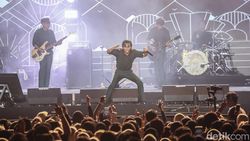 Penampilan Penuh Energi The Changcuters Guncang West Java Festival 2025