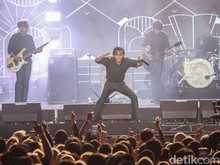 Penampilan Penuh Energi The Changcuters Guncang West Java Festival 2025