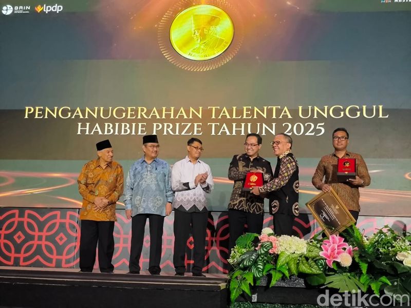 Peneliti virus dengue R. Tedjo Sasmono, S.Si., Ph.D. Peneliti virus dengue R. Tedjo Sasmono, S.Si., Ph.D.