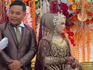 Pernikahan Viral, Pengantinnya Bagi-bagi Tas Impor ke Bridesmaid di Pelaminan