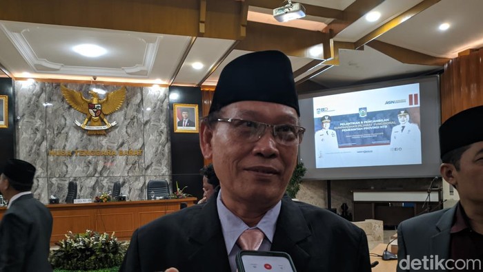 Plt Kepala Dikbud NTB Lalu Hamdi ditemui di kantor Gubernur NTB, Senin sore (10/11/2025).