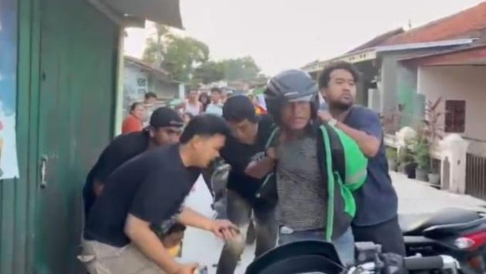 Polres Serang menangkap dua orang pelaku komplotan pencurian kendaraan bermotor (curanmor) yang beroperasi di wilayah Banten. (dok. ist)