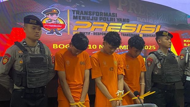 Polresta Bogor Kota menangkap 4 pelaku tawuran kelompok KKG vs SJI di Kota Bogor Polresta Bogor Kota menangkap 4 pelaku tawuran kelompok KKG vs SJI di Kota Bogor