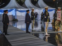 Momen Prabowo Pimpin Upacara Ziarah Nasional Hari Pahlawan 2025