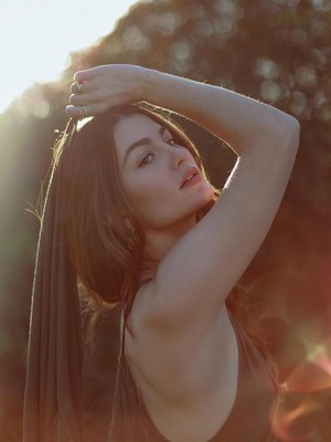 Aktris Diduga Pacar Orlando Bloom Dihujat karena Sindir Katy Perry Lewat Kostum