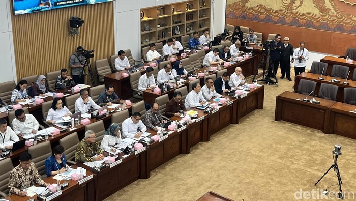 RDP Kemenperin dengan Komisi VI DPR RI, Senin (10/11/2025).