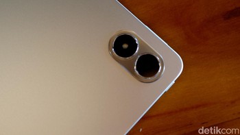 Redmi Pad 2 Pro dilengkapi kamera depan 8 MP dan kamera belakang 8 MP Foto: Adi Fida Rahman/detikINET