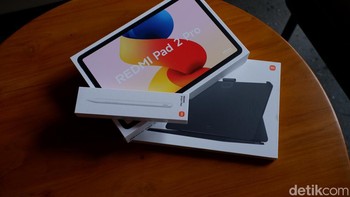 Inilah packet komplit Redmi Pad 2 Pro. Foto: Adi Fida Rahman/detikINET