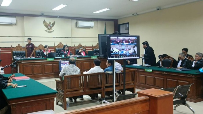 Sidang 4 mantan kadis Pemkab Sidoarjo