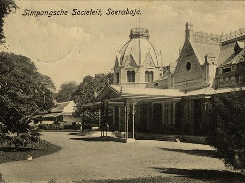 Simpangsche Societiet, didirikan pada tahun 1907 oleh pemerintah kolonial Belanda sebagai tempat hiburan eksklusif untuk warga Belanda
