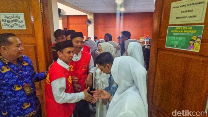 Suasana sidang perusakan rumah di Cidahu, Sukabumi