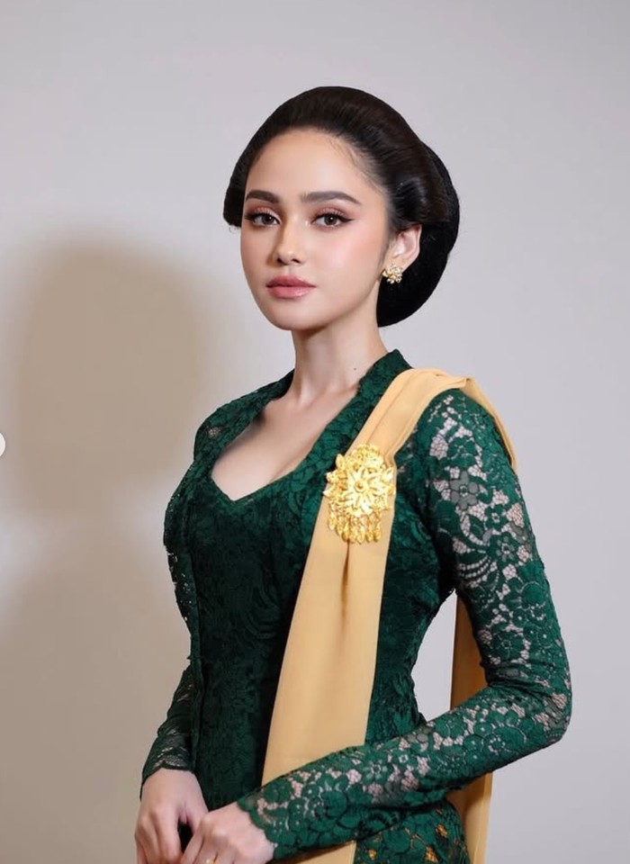Syifa Hadju