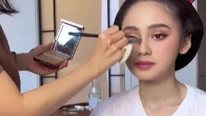 Makeup artist Lorita Young ungkap request khusus Syifa Hadju: pengin tampil clean, elegan, tapi gak terlalu standout. Foto: Instagram loritayoung_mua