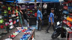 Tiga Bulan Usai Kebakaran, Pedagang Pasar Puring Bertahan di Pinggir Jalan