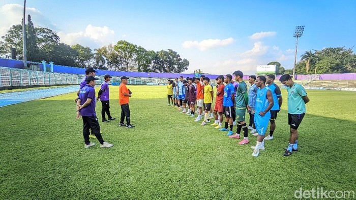 Tim PSGC Ciamis latihan di Stadion Galuh, Kabupaten Ciamis.