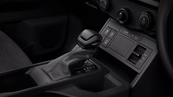 Toyota Hilux terbaru kini ada pilihan listrik