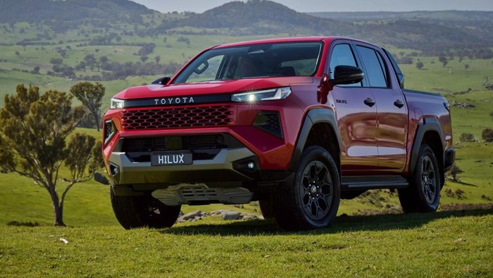 Toyota Hilux terbaru kini ada pilihan listrik