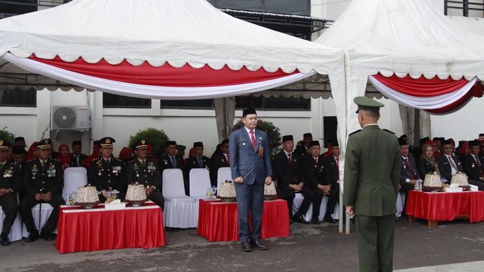 Wabup Takalar Hengky Yasin pada upacara peringatan HKN ke-61 di Kantor Bupati, Senin (10/11/2025).